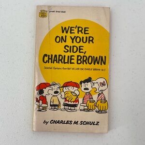 1967 WE'RE ON YOU'RE SIDE CHARLIE BROWN Charles M. Schulz FN+ 2nd Fawcett/Crest